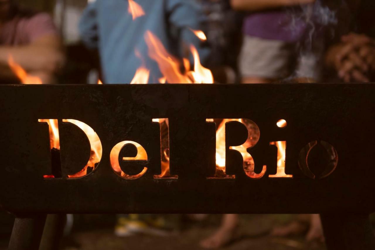 Del Rio Riverside Resort Wisemans Ferry Exteriör bild