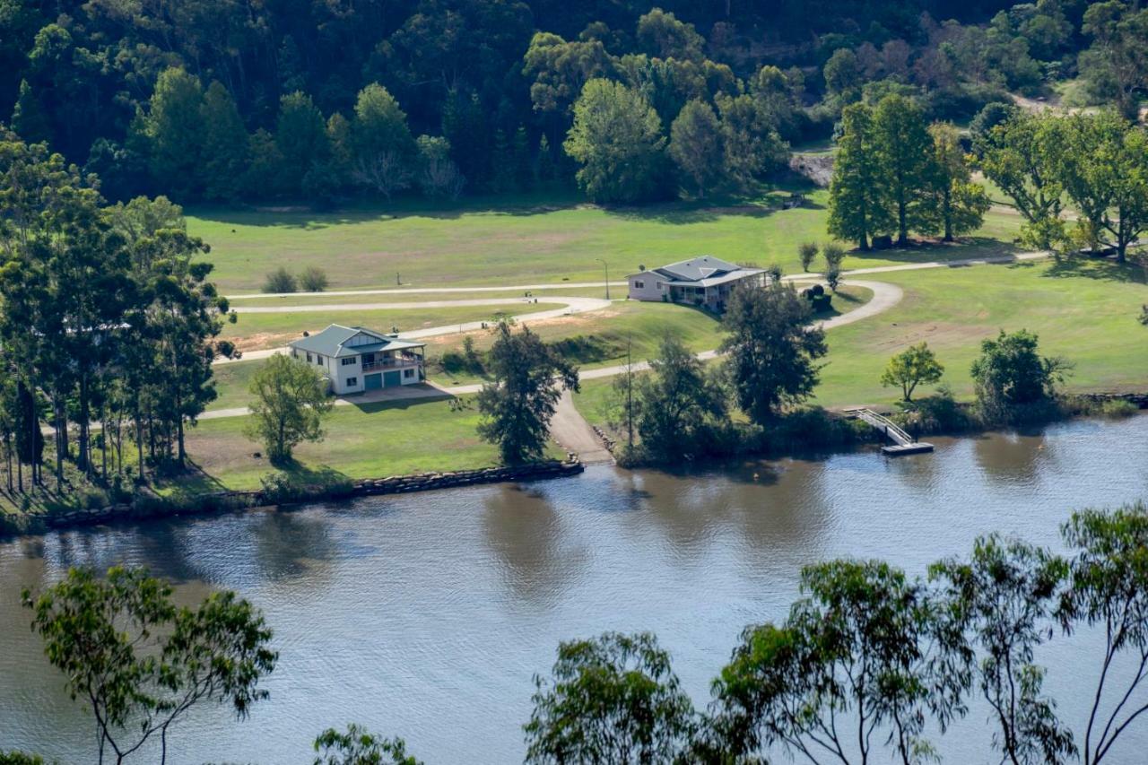 Del Rio Riverside Resort Wisemans Ferry Exteriör bild